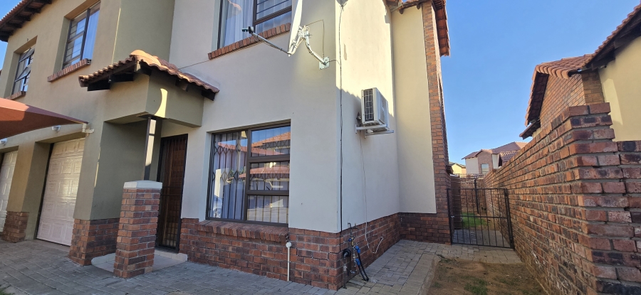 3 Bedroom Property for Sale in Waterval East North West